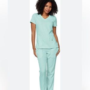 Grey’s Anatomy Barco Light Blue/Greenish Scrub Set